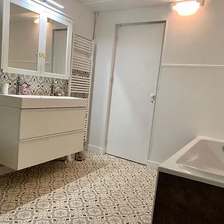 Maison Du Chapitre 度假居 *