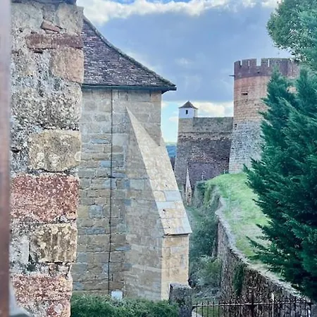 Maison Du Chapitre بيت للعطل *