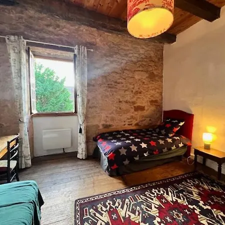 Maison Du Chapitre بيت للعطل Prudhomat